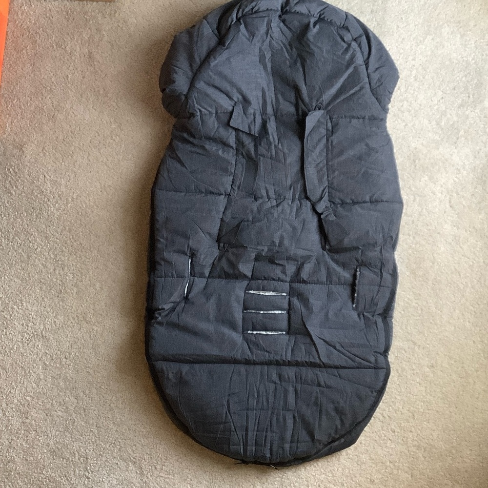 Cozy charcoal grey Stroller Footmuff NWOT - Picture 4 of 10